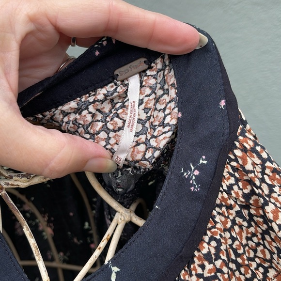 Free People Paloma Blouse ~ Black Floral - Picture 9 of 9
